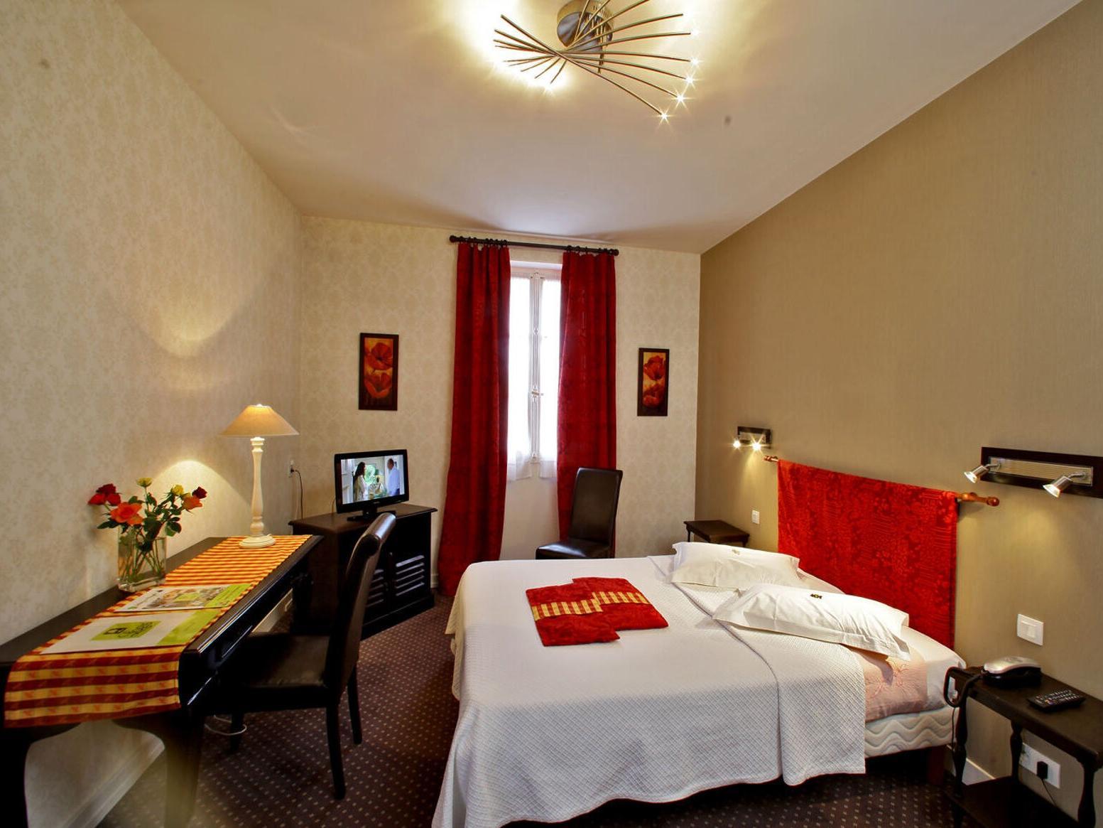 Logis Grand Hotel Pelisson Nontron Exterior photo